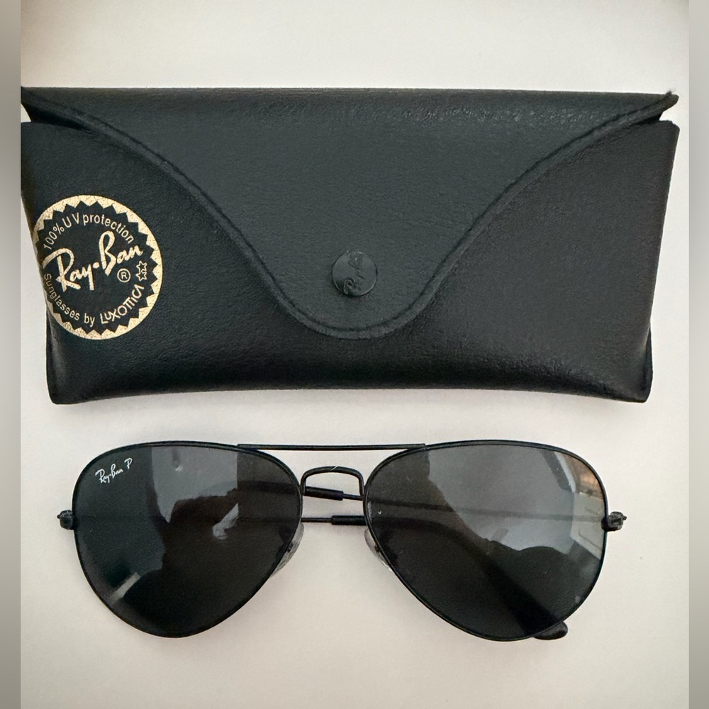 Ray-Ban Dark Aviator Sunglasses with Case
